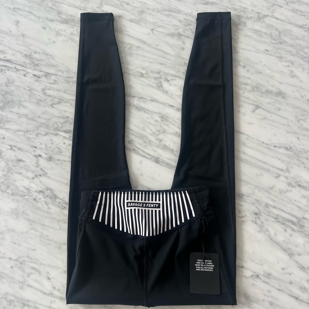 NWT $69 Savage X Fenty XCCENTUATE HIGH-WAIST LEGGING Yoga Pants black Caviar XS - Picture 5 of 10